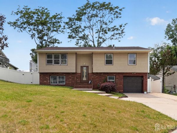 21 Ash Road , Edison, NJ 08817