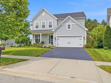 3236 Yellow Finch Way , Columbus, OH 43231