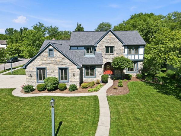 2347 Collins Drive, Worthington, OH 43085
