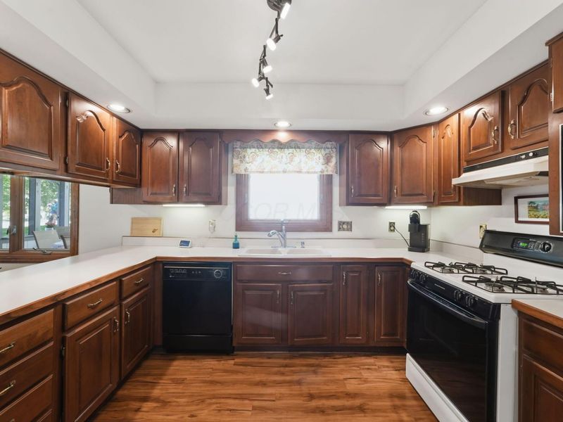 2347 Collins Drive, Worthington, OH 43085 Photo 10