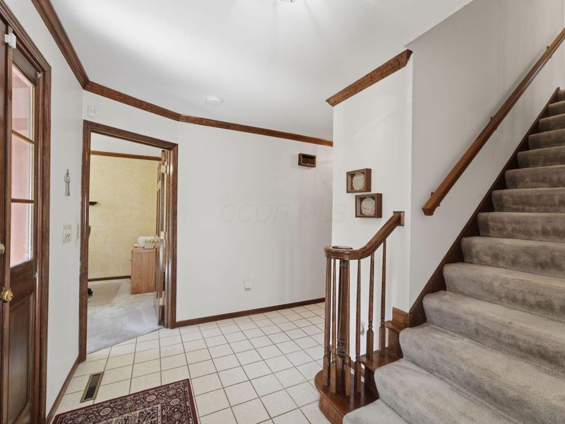 2347 Collins Drive, Worthington, OH 43085 Photo 3