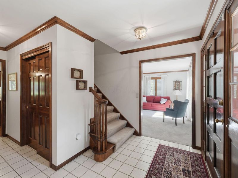 2347 Collins Drive, Worthington, OH 43085 Photo 4