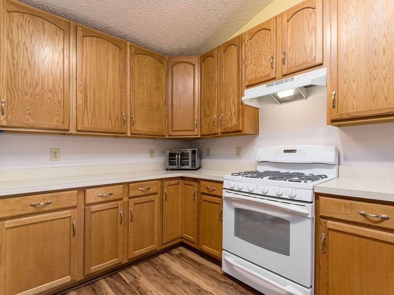 983 Wallace Drive, Delaware, OH 43015 Photo 11