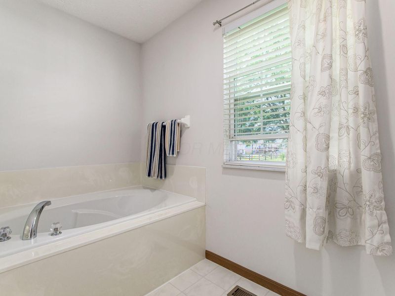 983 Wallace Drive, Delaware, OH 43015 Photo 23