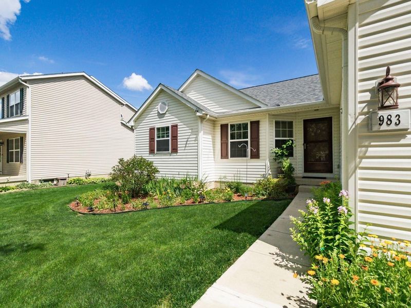 983 Wallace Drive, Delaware, OH 43015 Photo 3