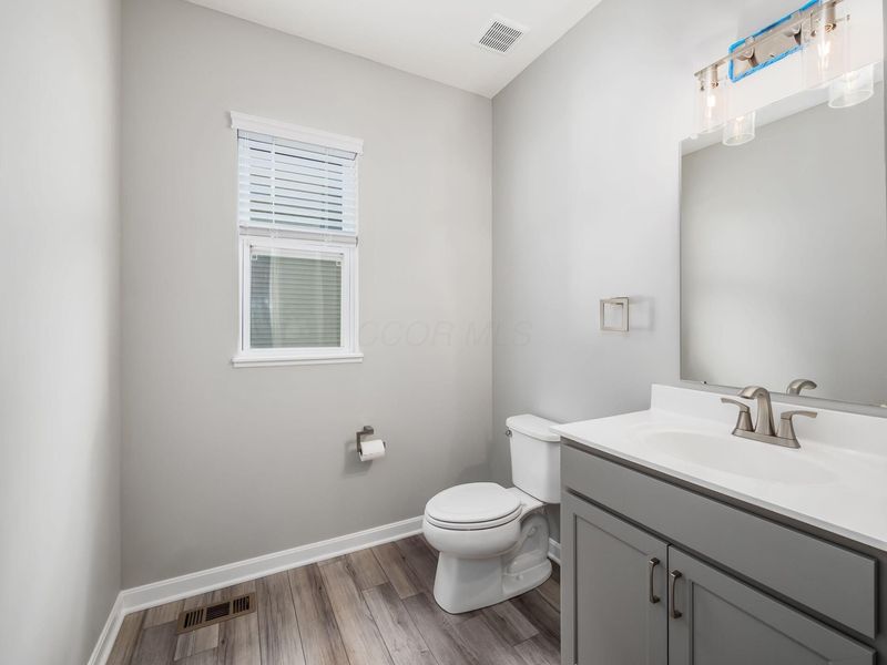 8836 Glacier Pointe Drive, Plain City, OH 43064 Photo 13
