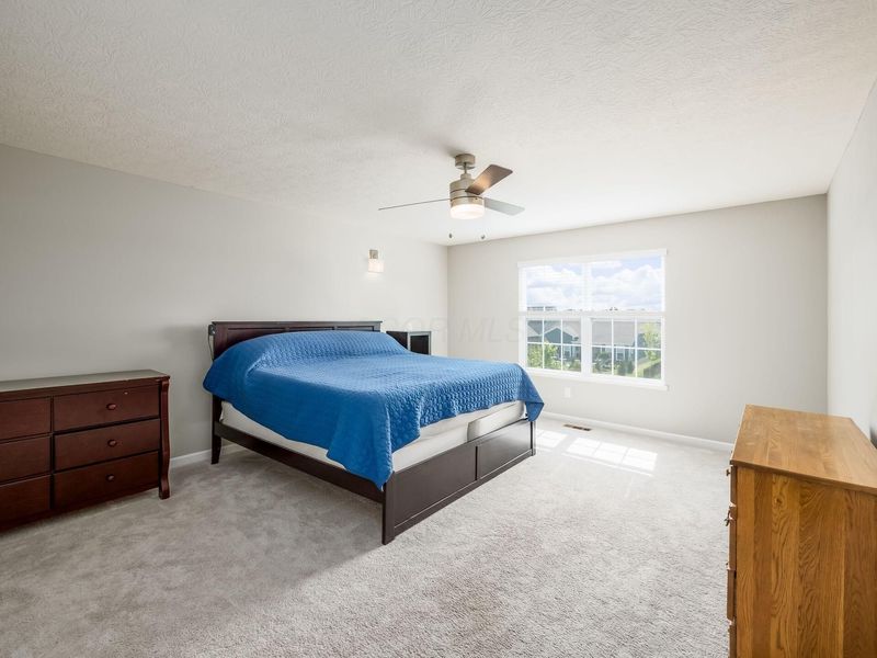 8836 Glacier Pointe Drive, Plain City, OH 43064 Photo 17