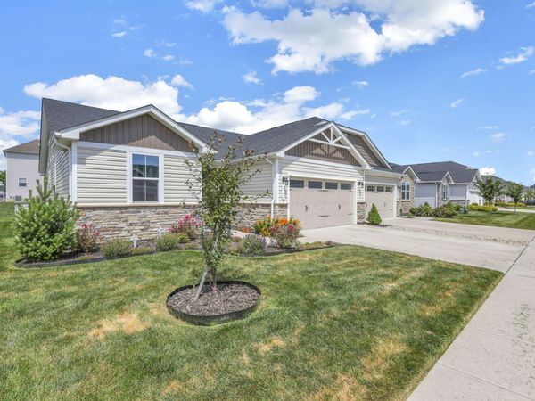 2249 Mcclouds Square, Marysville, OH 43040