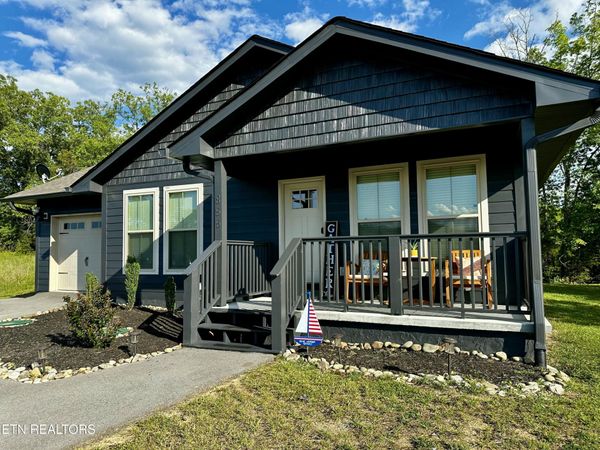855 Blue Herring Way, Sevierville, TN 37876