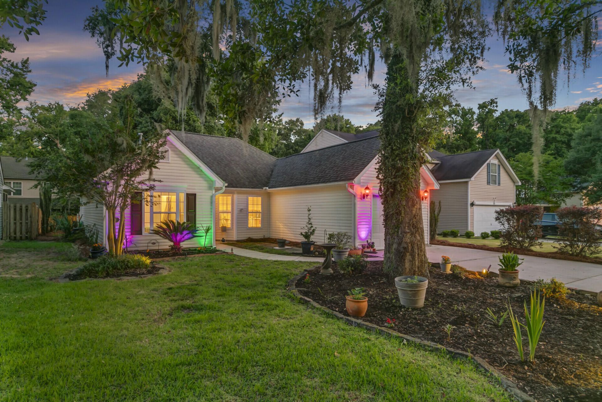 213 Moon Shadow Lane Photo 35