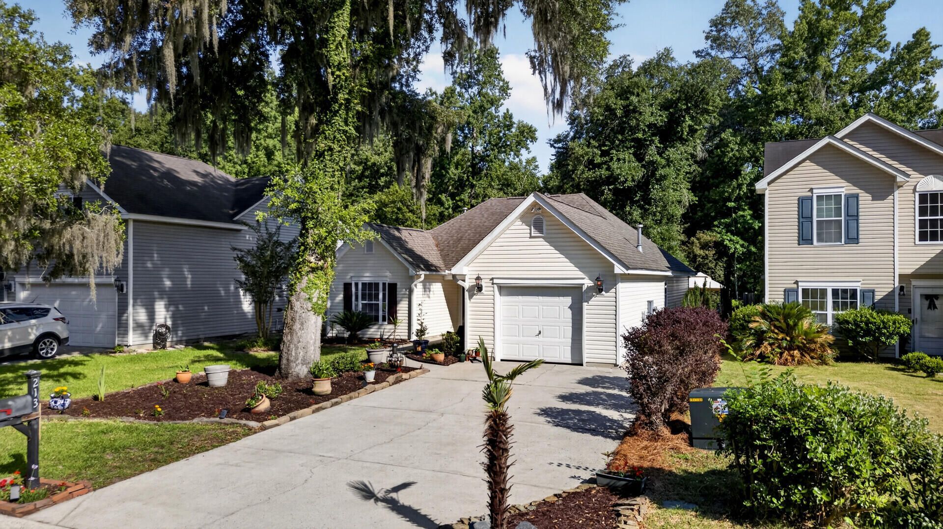 213 Moon Shadow Lane Photo 4