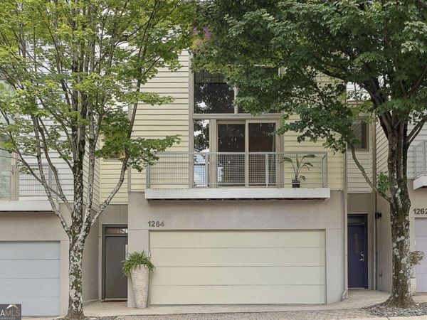 1264 Van Allen Mews NW, Atlanta, GA 30318