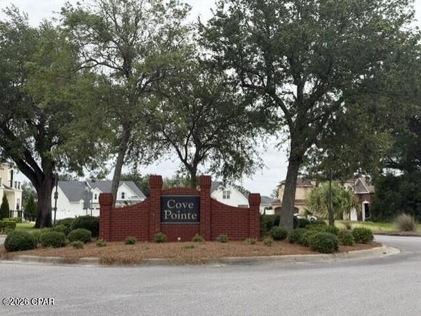 330 Watson Bayou Circle , Panama City, FL 32401