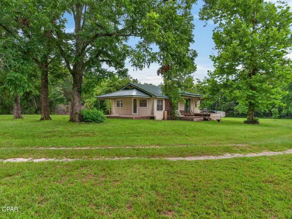 1229 Clearview Lane , Graceville, FL 32440