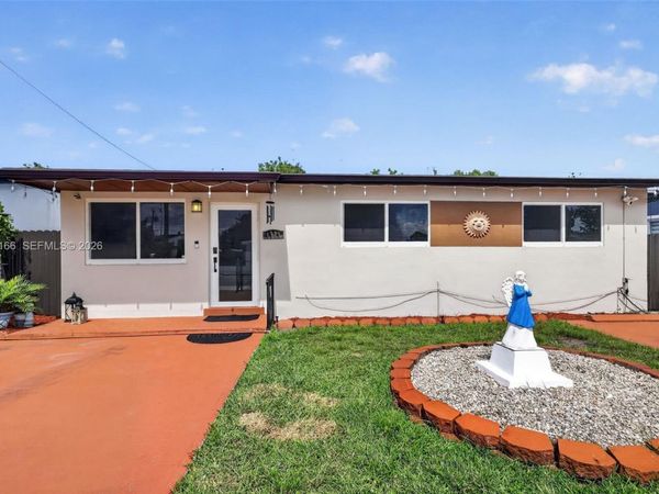 4585 E 9th Ln , Hialeah, FL 33013