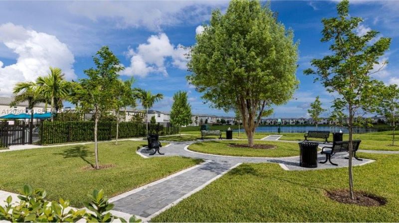 1810 SE 26th Ter, Unit 1810, Homestead, FL 33035 Photo