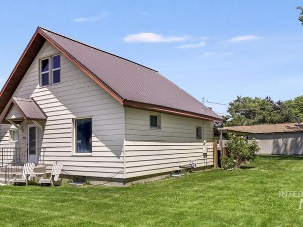311 W 2nd St, Hansen, ID 83334