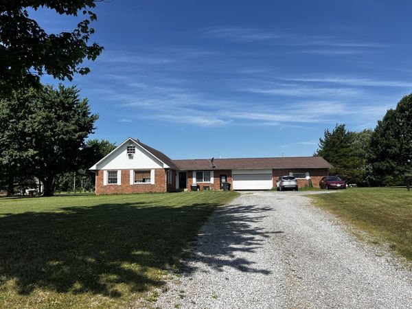 10585 N Il Highway 142 Highway , Mt Vernon, IL 62864