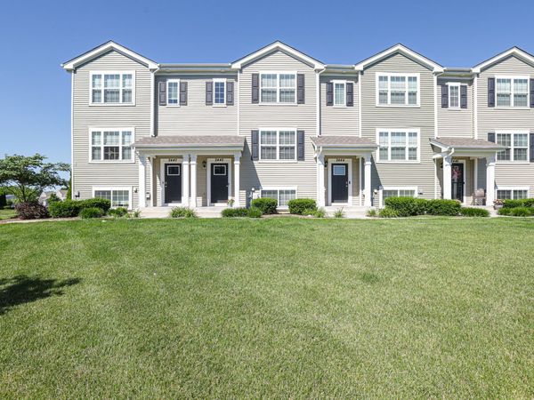 2442 Alison Avenue, Pingree Grove, IL 60140