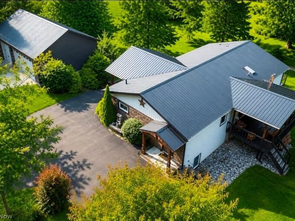 229 Green Valley Drive , Howard, OH 43028
