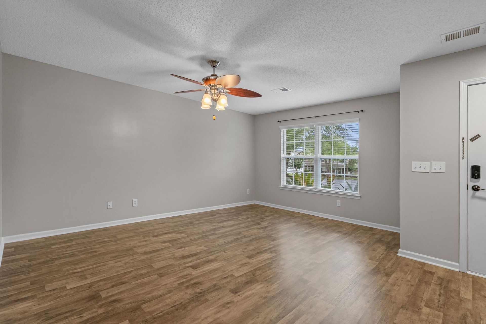 1044 Portico Loop  Photo 15