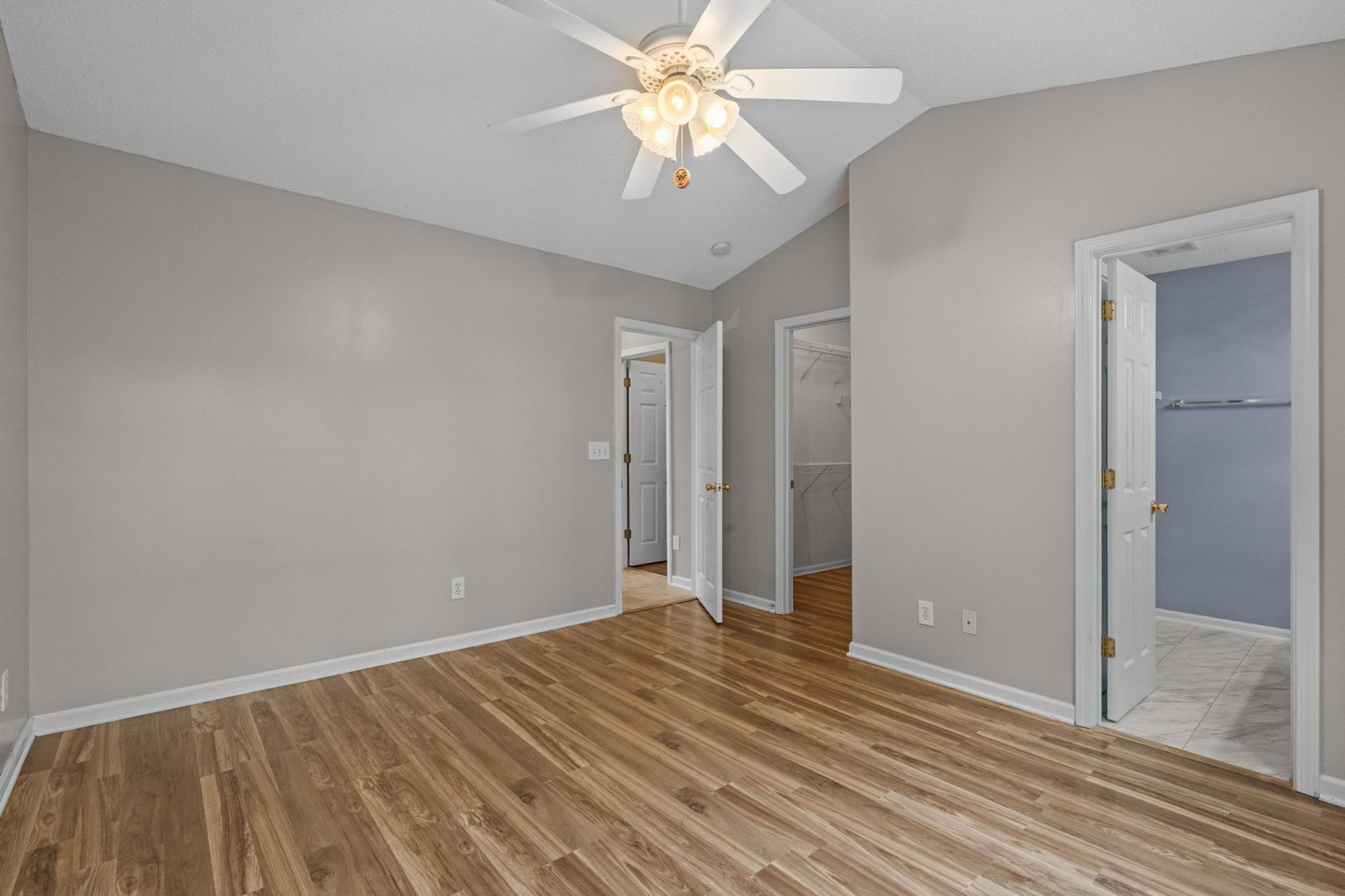1044 Portico Loop  Photo 23