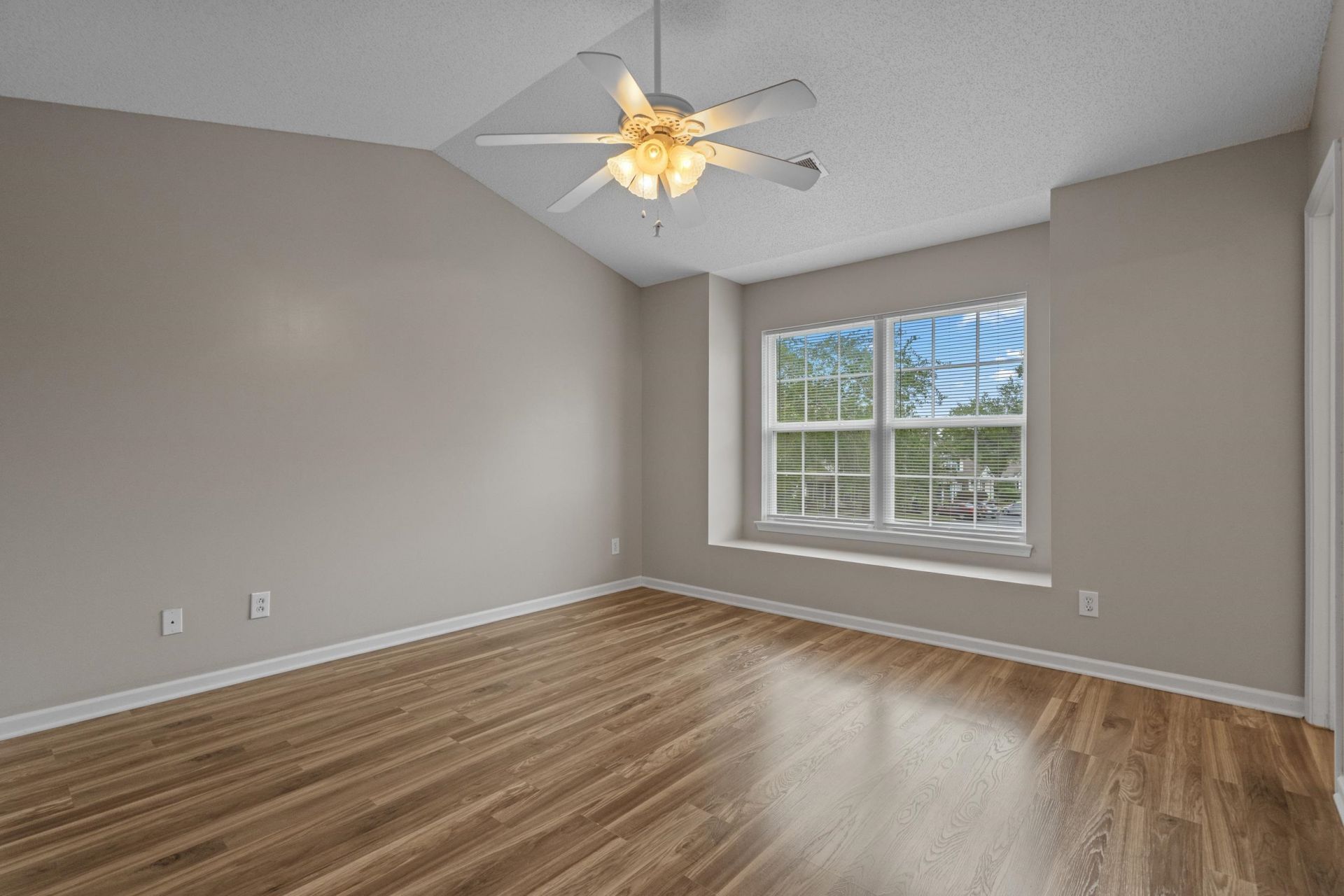 1044 Portico Loop  Photo 27