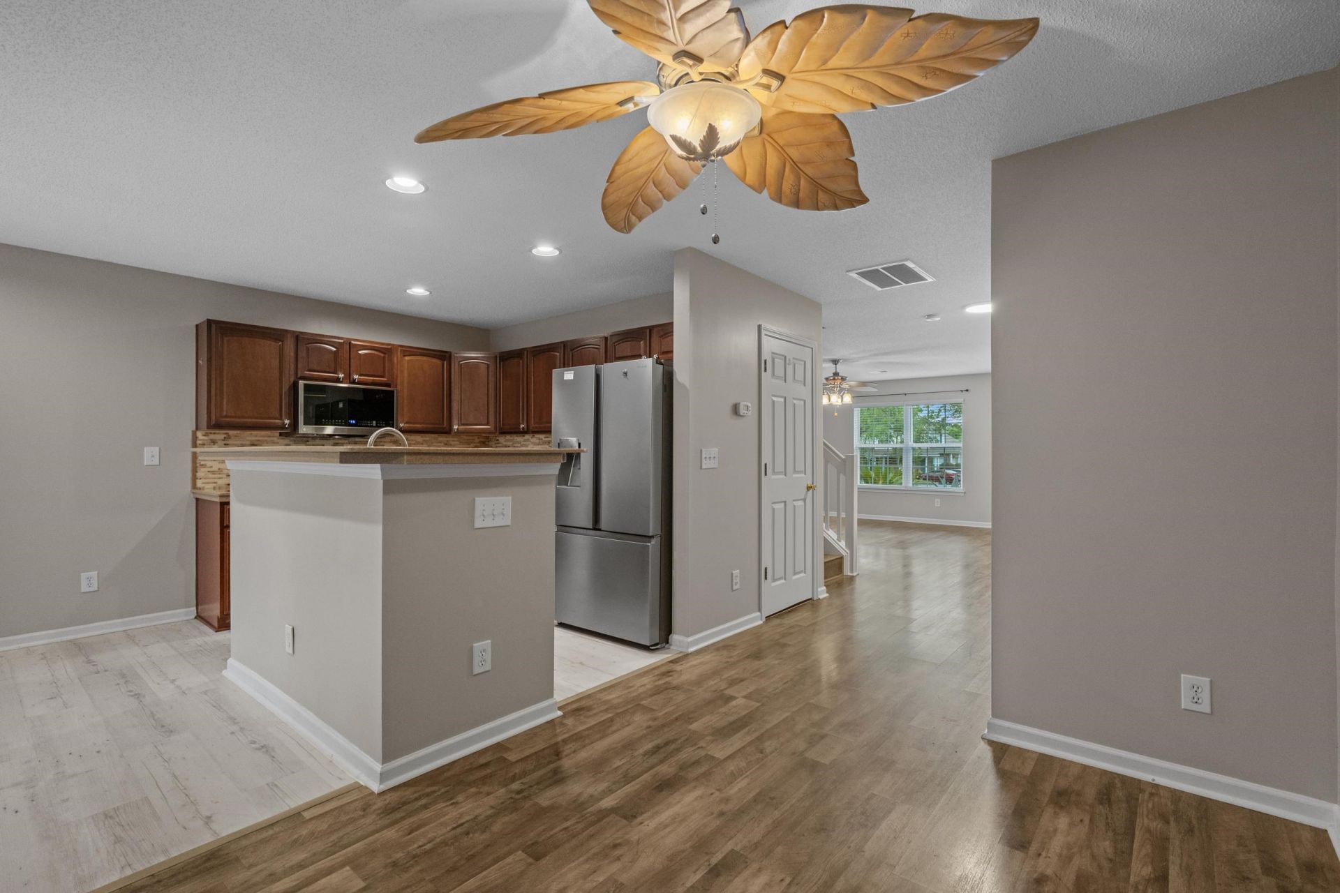 1044 Portico Loop  Photo 8