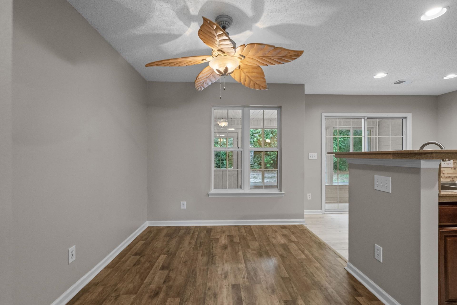 1044 Portico Loop  Photo 9