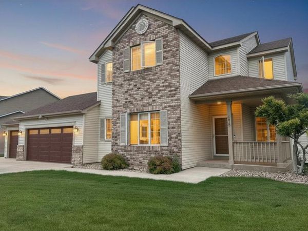 1013 Falcon Way, Jordan, MN 55352