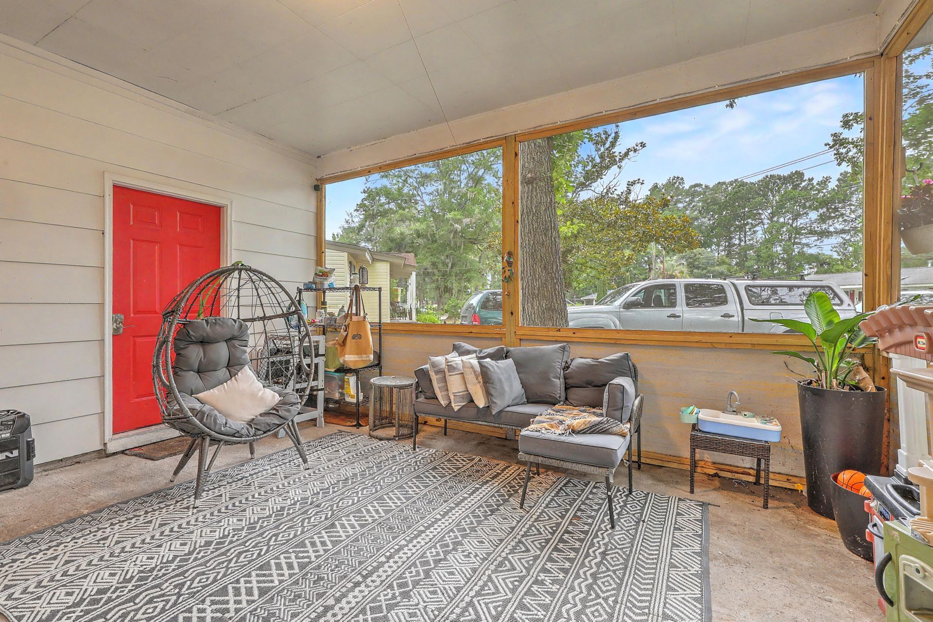 882 Savage Road Photo 4