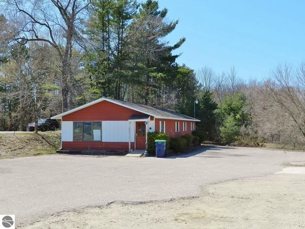 3415 Veterans Drive, Traverse City, MI 49684