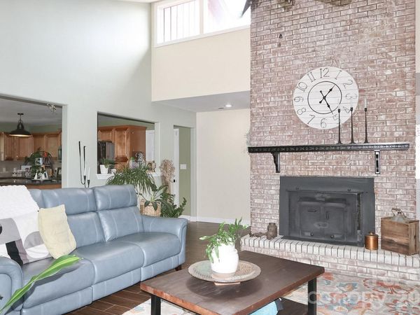 4220 Mae-Len Drive , Winston Salem, NC 27107