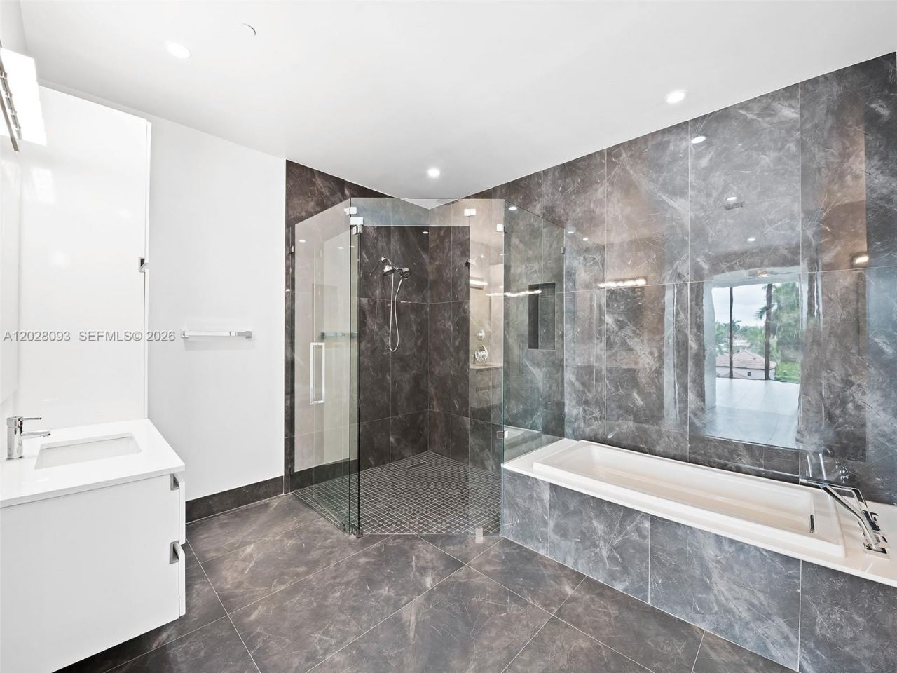 30 Isle Of Venice Dr , Unit 403, Fort Lauderdale, FL 33301 Photo