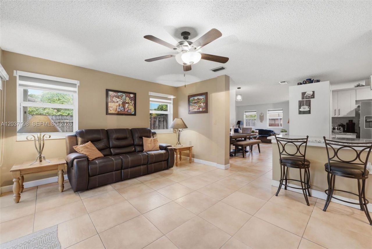 16478 SW 99th St , Miami, FL 33196 Photo