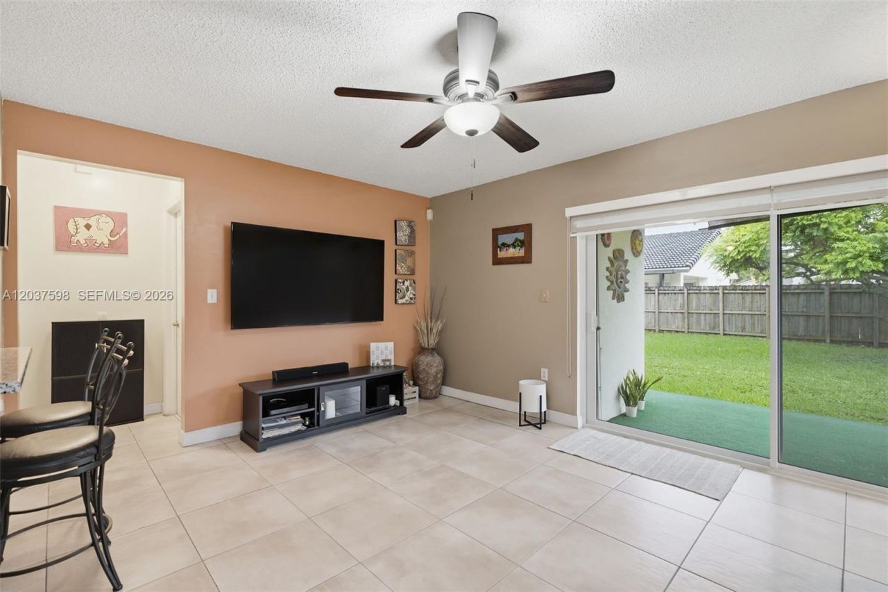 16478 SW 99th St , Miami, FL 33196 Photo