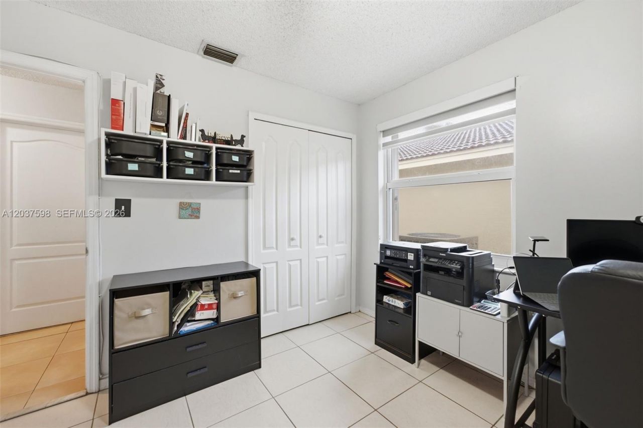 16478 SW 99th St , Miami, FL 33196 Photo