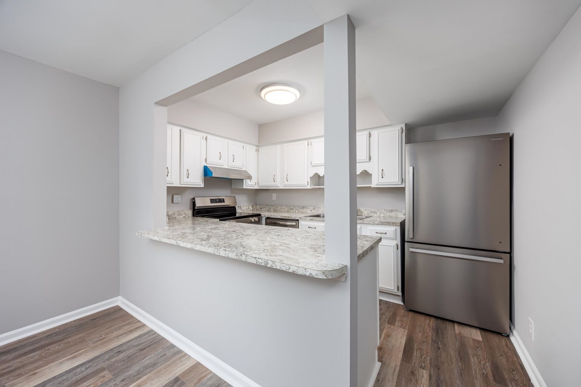 10301 N Kings Hwy.  Photo 12