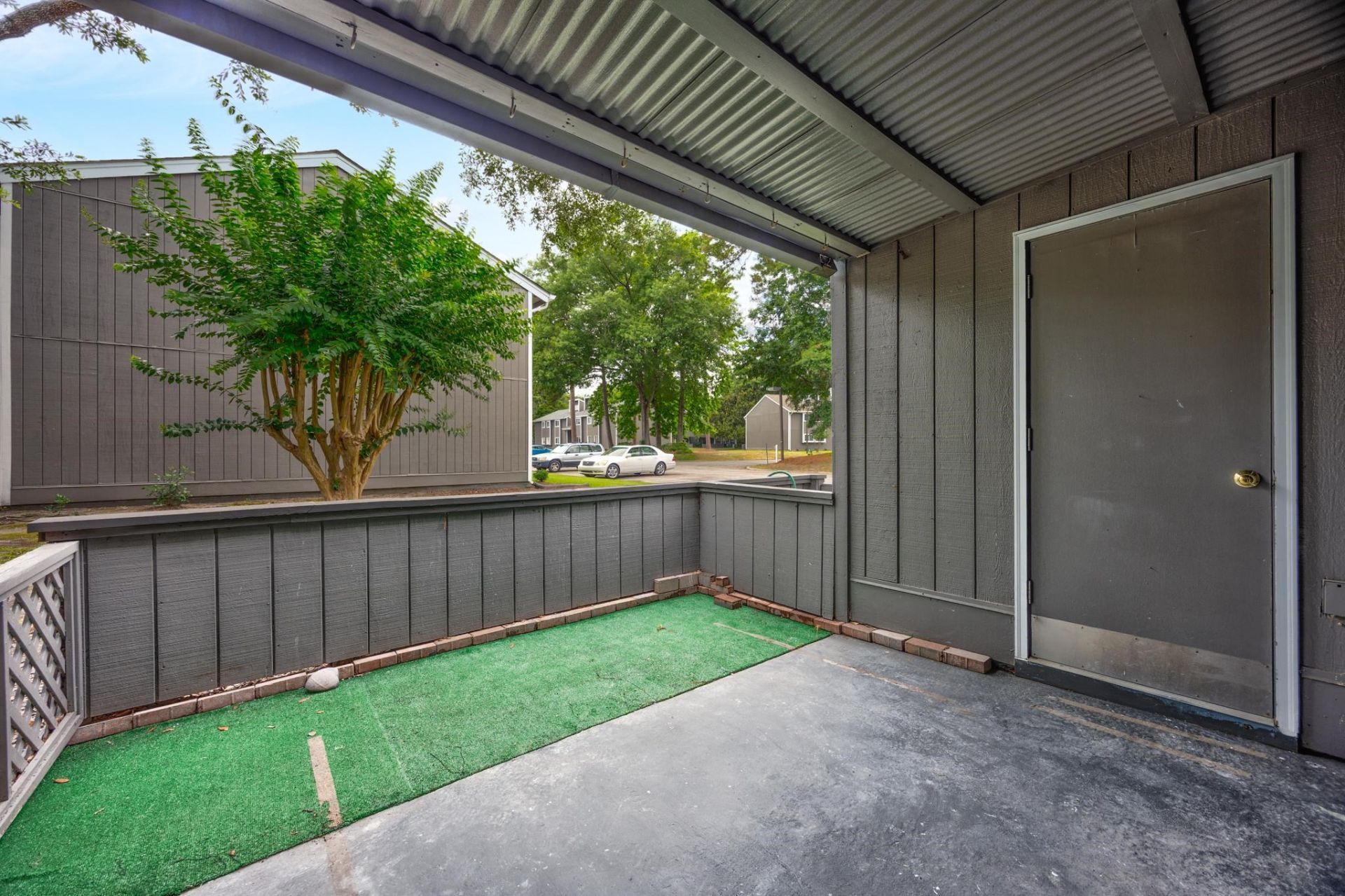 10301 N Kings Hwy.  Photo 29