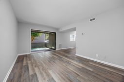 10301 N Kings Hwy.  photo 4
