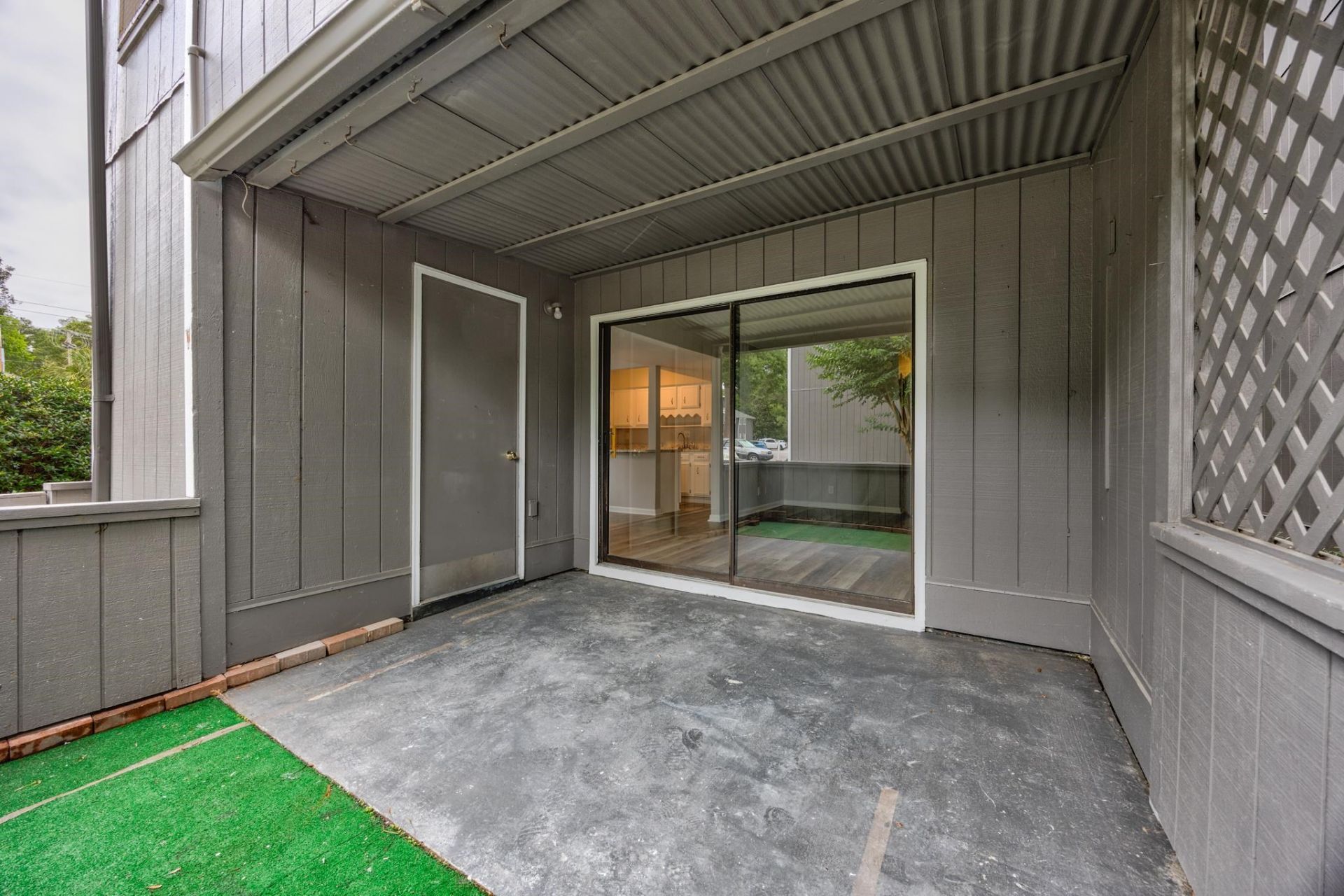 10301 N Kings Hwy.  Photo 30