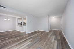 10301 N Kings Hwy.  photo 4