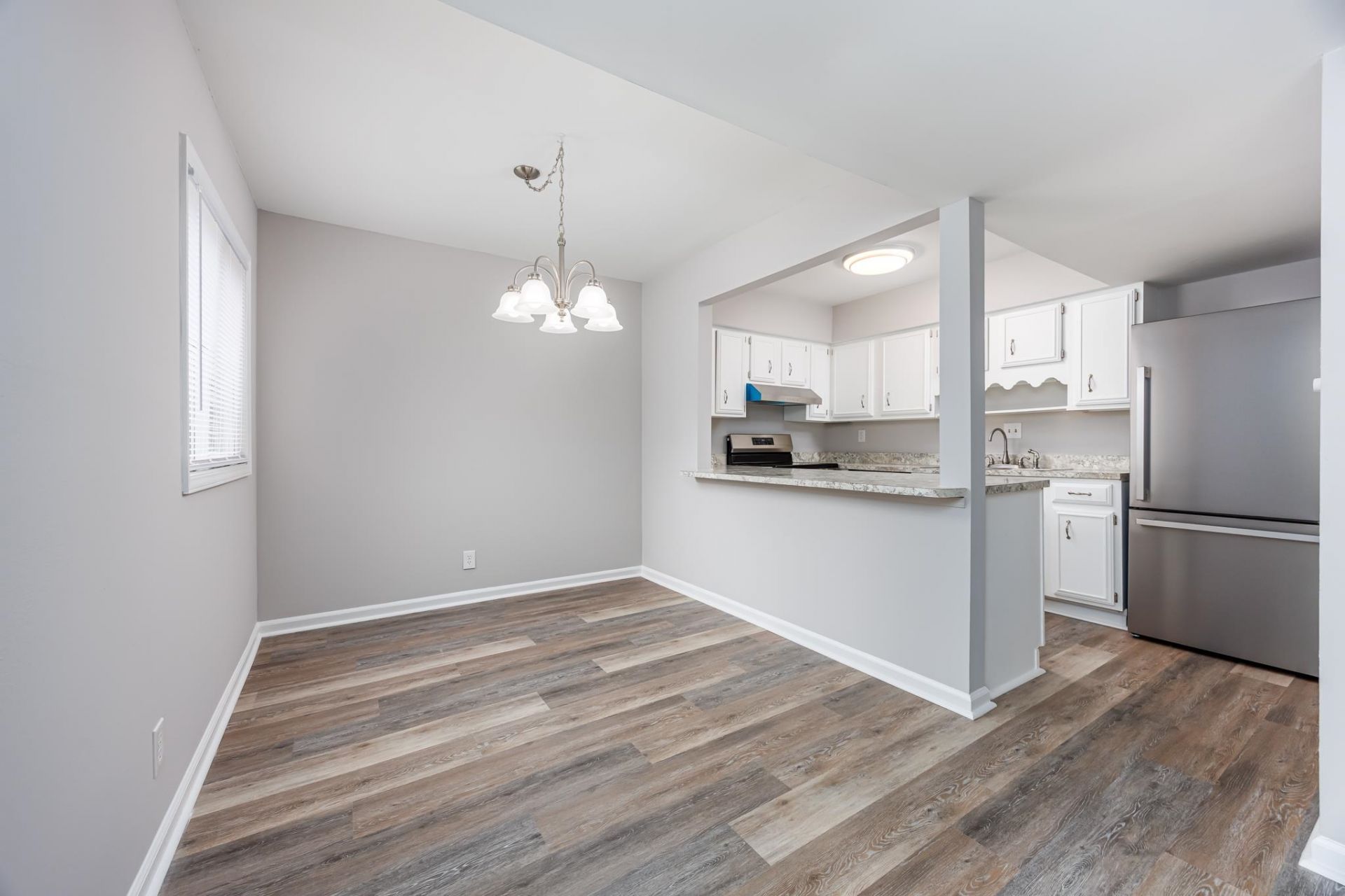10301 N Kings Hwy.  Photo 9