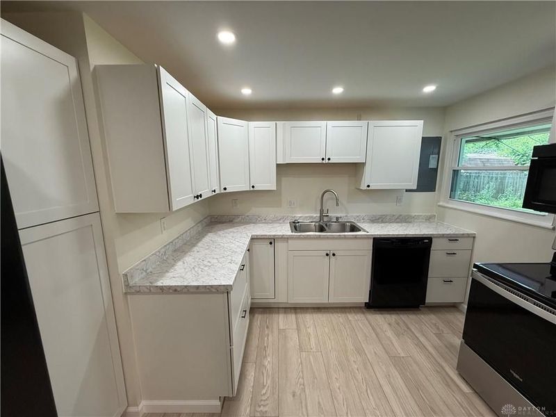 5705 Tibet Drive, Huber Heights, OH 45424 Photo 7