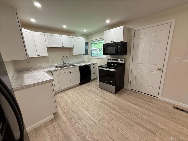 5705 Tibet Drive, Huber Heights, OH 45424 Photo 8