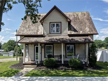 302 SW Maple Street, Sugarcreek, OH 44681