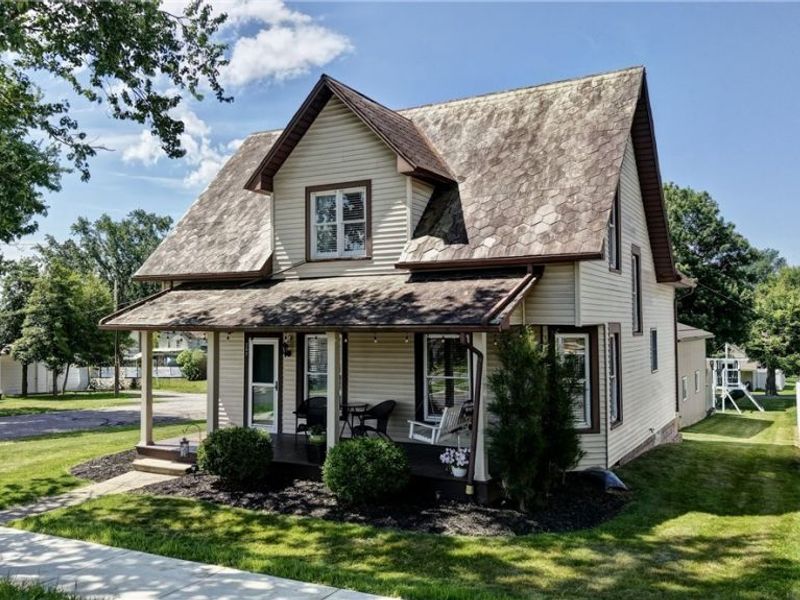 302 SW Maple Street, Sugarcreek, OH 44681 Photo 2