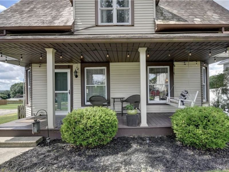 302 SW Maple Street, Sugarcreek, OH 44681 Photo 3
