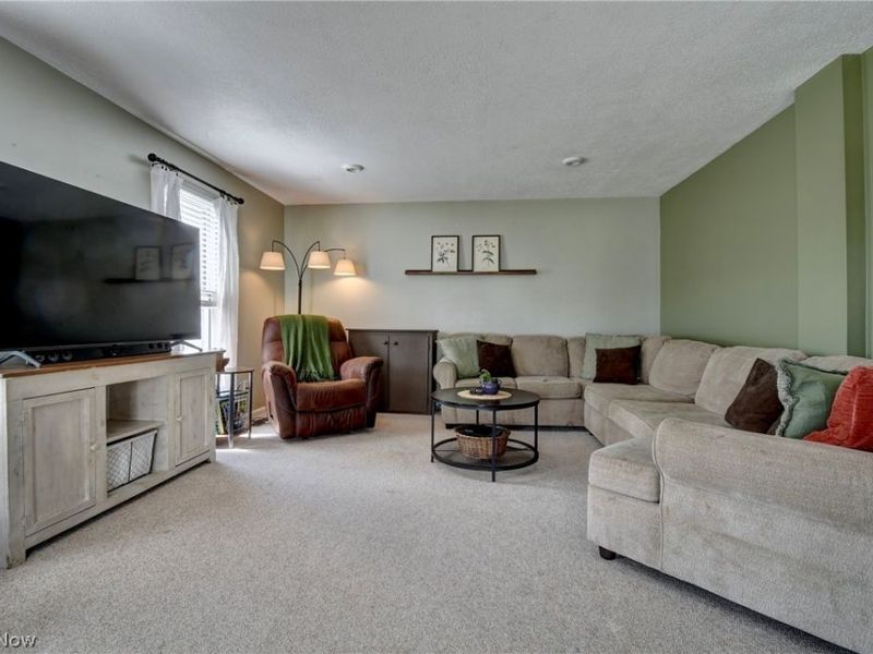 302 SW Maple Street, Sugarcreek, OH 44681 Photo 5