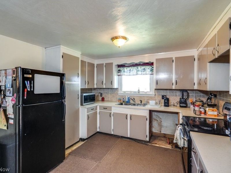 9921 Beech Street NE, Louisville, OH 44641 Photo 20